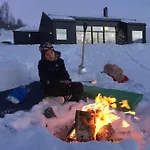 Cozy Nature Retreat, Danish Design W Jacuzzi Option Feriehus Sogndal