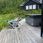 Cozy Nature Retreat, Danish Design W Jacuzzi Option Feriehus *