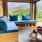 Cozy Nature Retreat, Danish Design W Jacuzzi Option Sogndal
