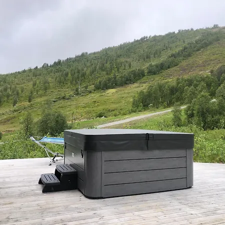 Cozy Nature Retreat, Danish Design W Jacuzzi Option