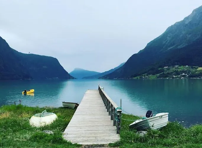 Cozy Nature Retreat, Danish Design W Jacuzzi Option Sogndal