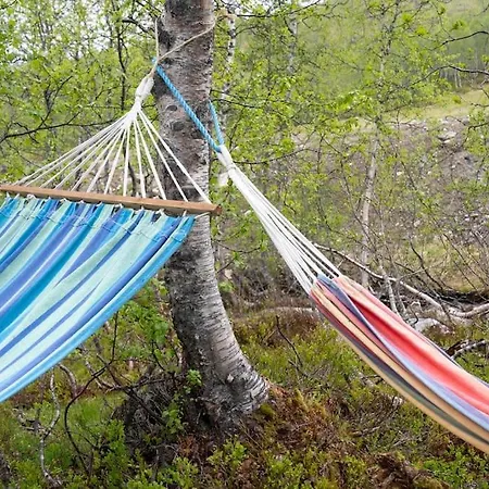 Cozy Nature Retreat, Danish Design W Jacuzzi Option Hébergement de vacances Sogndal