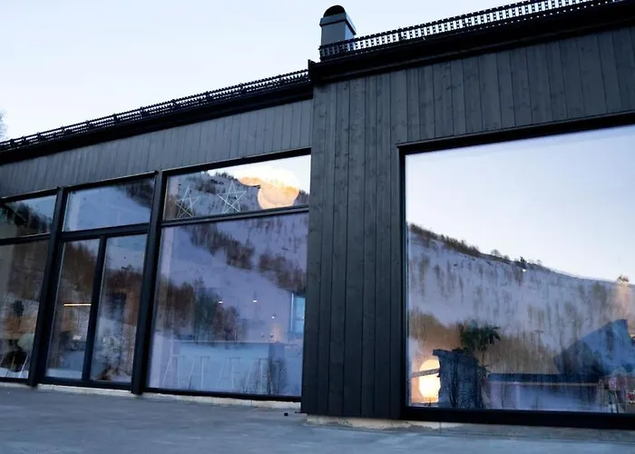 Cozy Nature Retreat, Danish Design W Jacuzzi Option *