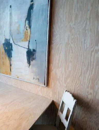 Cozy Nature Retreat, Danish Design W Jacuzzi Option Hébergement de vacances Sogndal