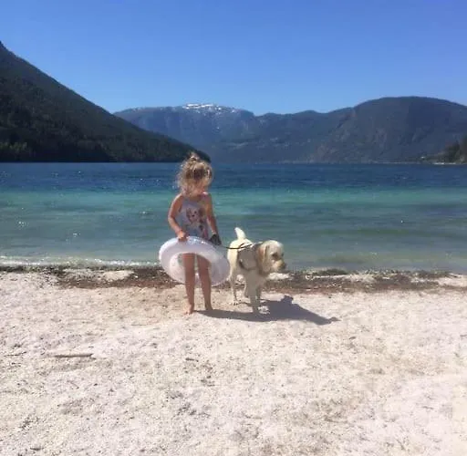 Cozy Nature Retreat, Danish Design W Jacuzzi Option Sogndal