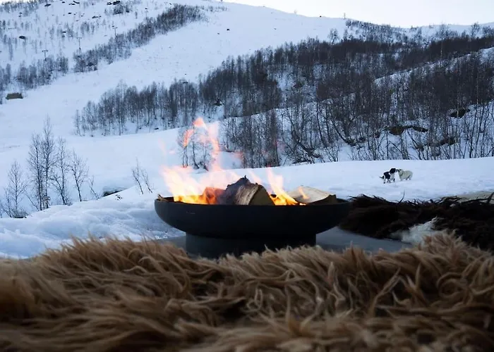 Cozy Nature Retreat, Danish Design W Jacuzzi Option Sogndal
